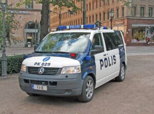 1200px-Helsinki_police_car