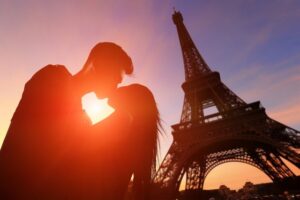 Romantic lovers with eiffel tower