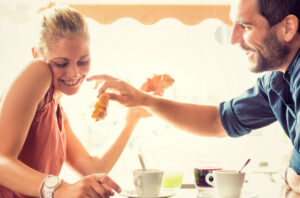 men-flirting-850x560