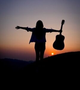 mom-adopts-4-daughters-brain-cancer-death-best-friends-elizabeth-diamond-laura-ruffino-5-600x337-1-500x560