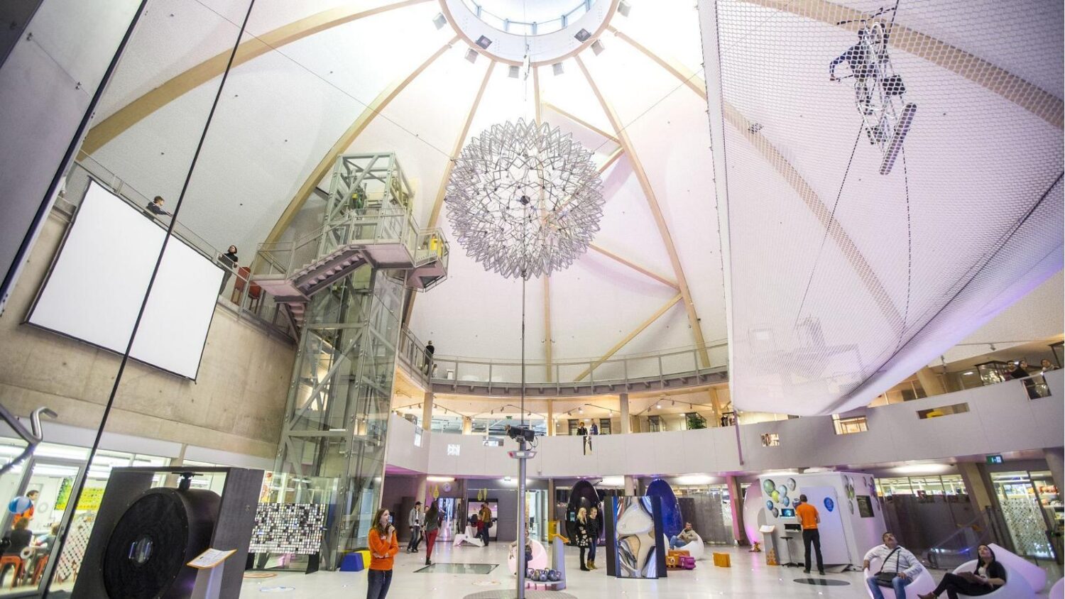 Science+Centre+AHHAA-visit-estonia+(2)_