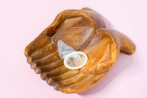 photo-1591863967596-5672b65e2f64