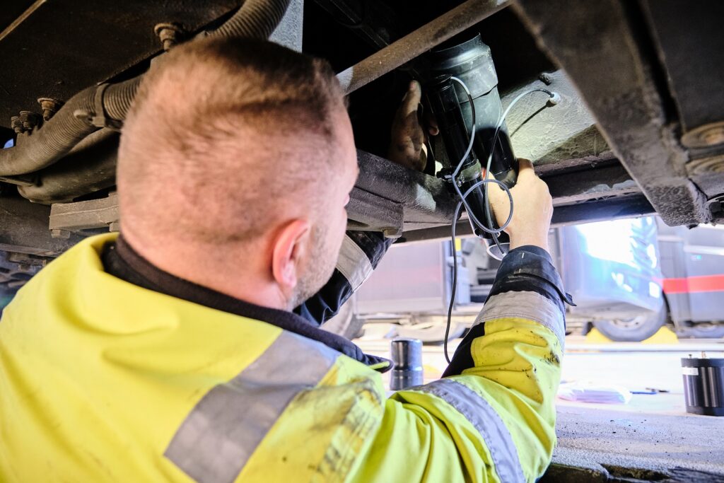 Ohutus suureneb: liinibussidele paigaldatakse uued teeseisu mõõtvad andurid. 6 HENO7066a