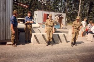 Too Murati piiripunktis 1992