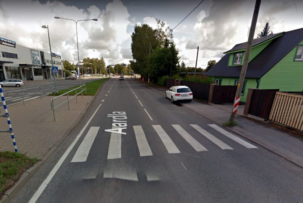 FOTO: Politsei otsib tunnistajaid: Tartus riivas sõiduauto 2-aastast last. 4 googlemaps asukoht