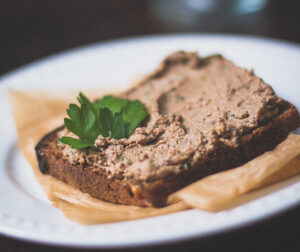 kanamaksapasteet-667x1000-667x560