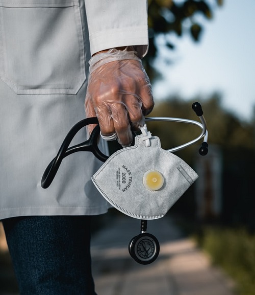 photo-1584467735871-8e85353a8413