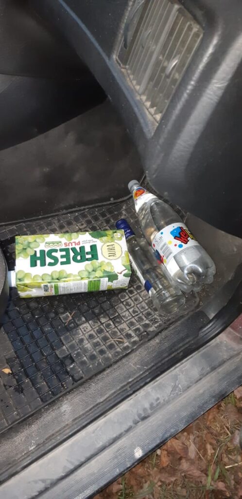 FOTOD: Politseiauto sõitis ohtlikku juhti peatades teelt välja ja üks politseinik sai viga 8 Audi