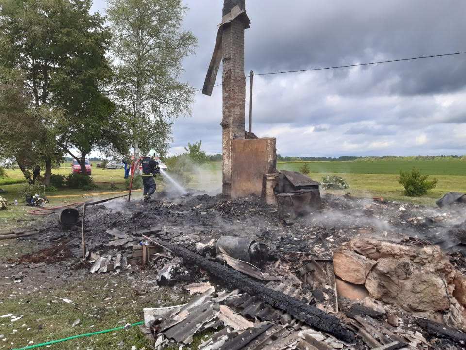 28.05 Esku maja rusud