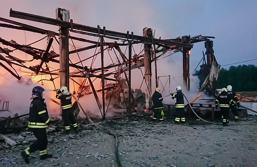 FOTOD: Kuusalu vallas põles maani maha puidutööstus. 9 198046155 4160678963991641 5614063032775972303 n