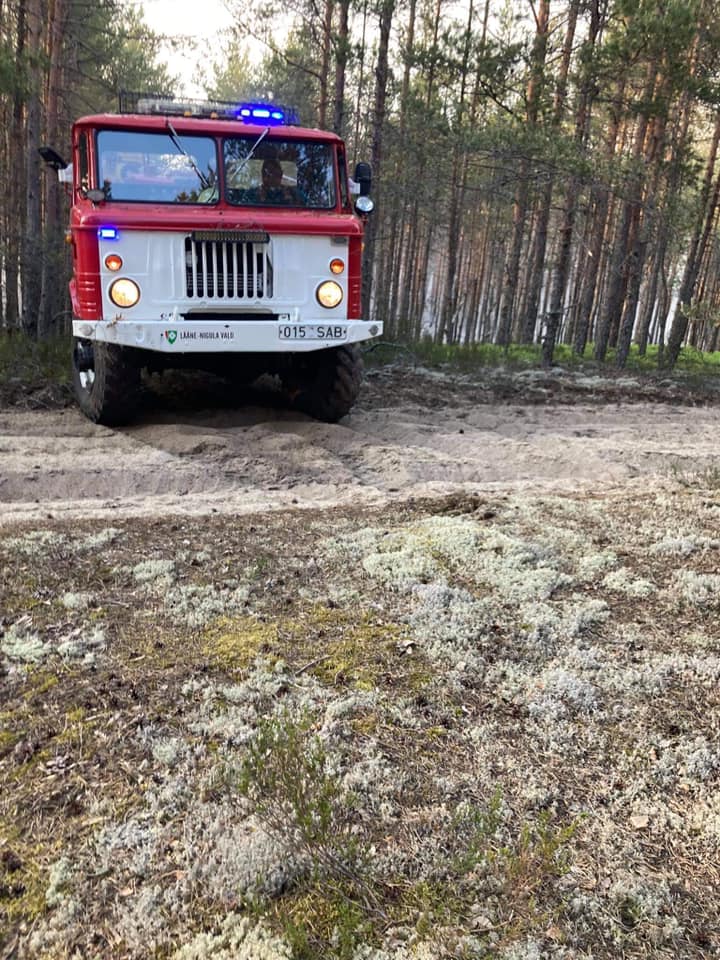 FOTOD: Äike süütas loomalauda ja rabametsa. 36 198218120 1223618431428085 4335712272752341167 n