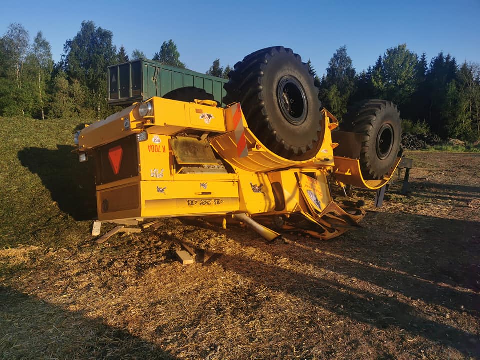 FOTOD: Põlvamaal juhtus traktoriga raske õnnetus. 12 minuaeg2