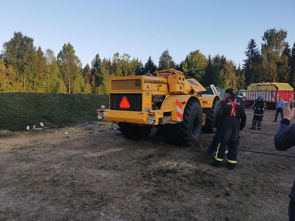 FOTOD: Põlvamaal juhtus traktoriga raske õnnetus. 11 minuaeg3