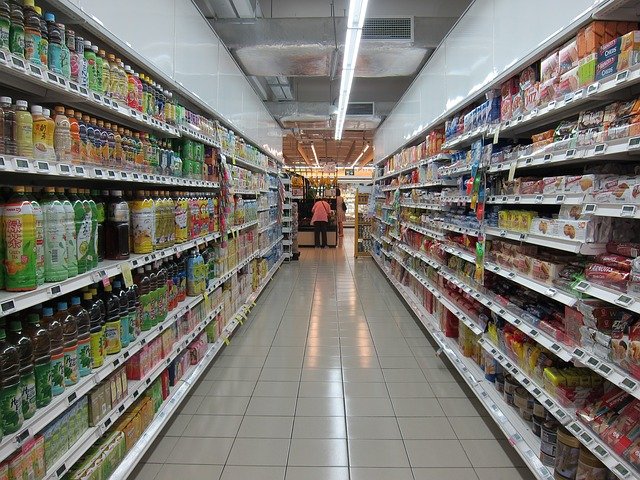 grocery-store-gcaaa65347_640