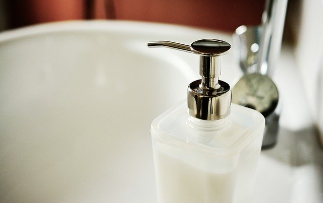 soap-dispenser-g3190cf27f_640