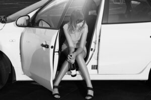 young-woman-g425292b94_640