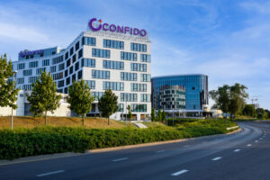 confido-veerenni51-700px