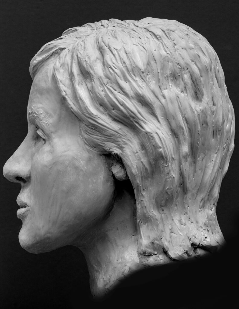 <strong>Kas tunned ära? FBI ekspertidel valmis Nõmmelt tapetuna leitud naise 3D pea kujutis</strong> 7 Kuljelt