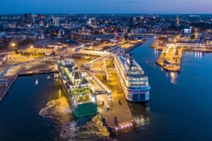 Old-City-Harbour-night-1-scaled