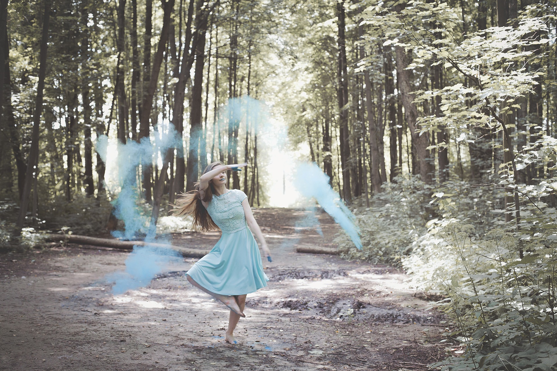 holi-g34dab24c9_1920