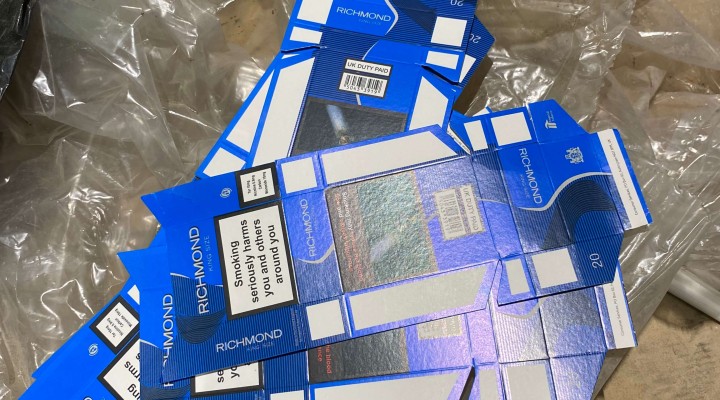 FOTOD: Saku vallas avastati tootmishoonest illegaalne sigaretitehas 6 IMG 1128