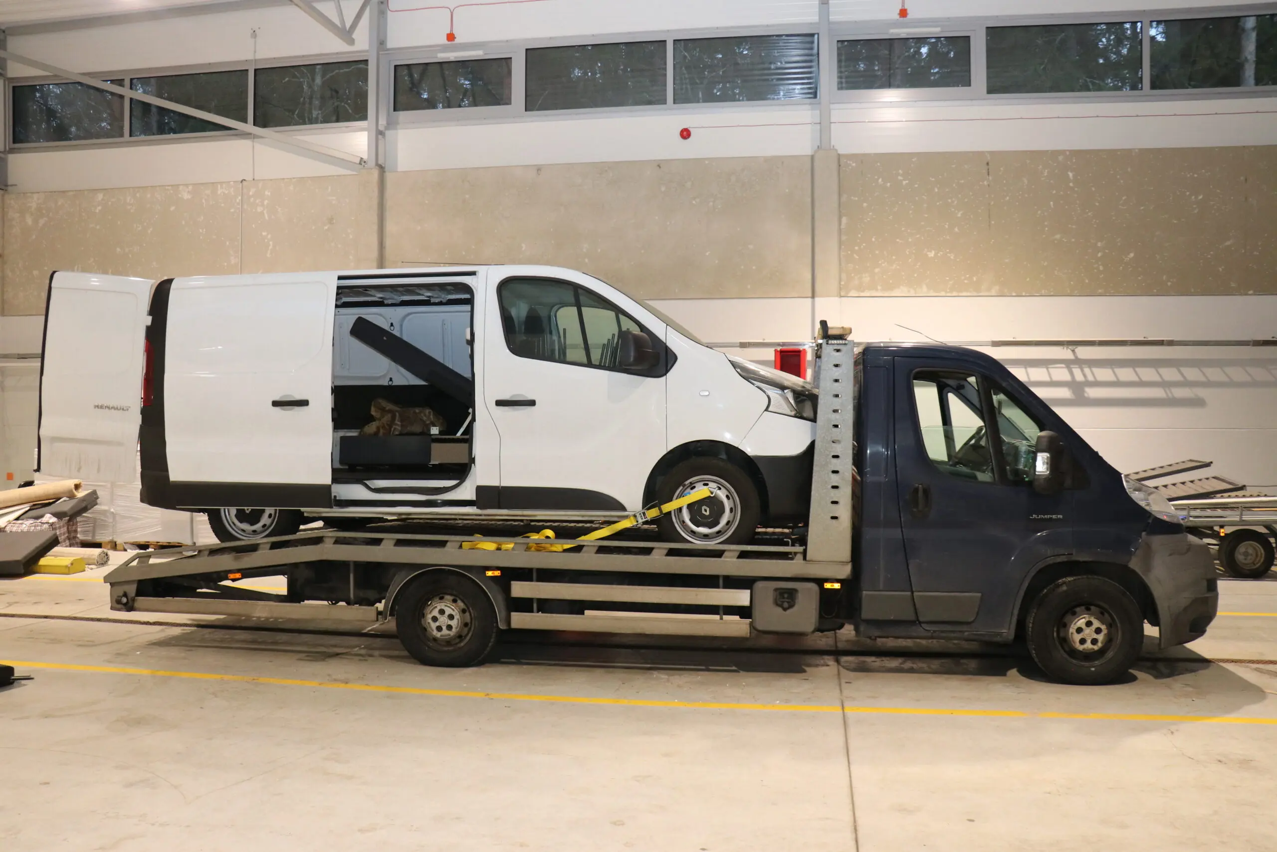 KUUM: Belgia kodanikule esitati süüdistus suures koguses amfetamiini ja kahe automaattulirelva käitlemises. PILDID. 9 IMG_9265