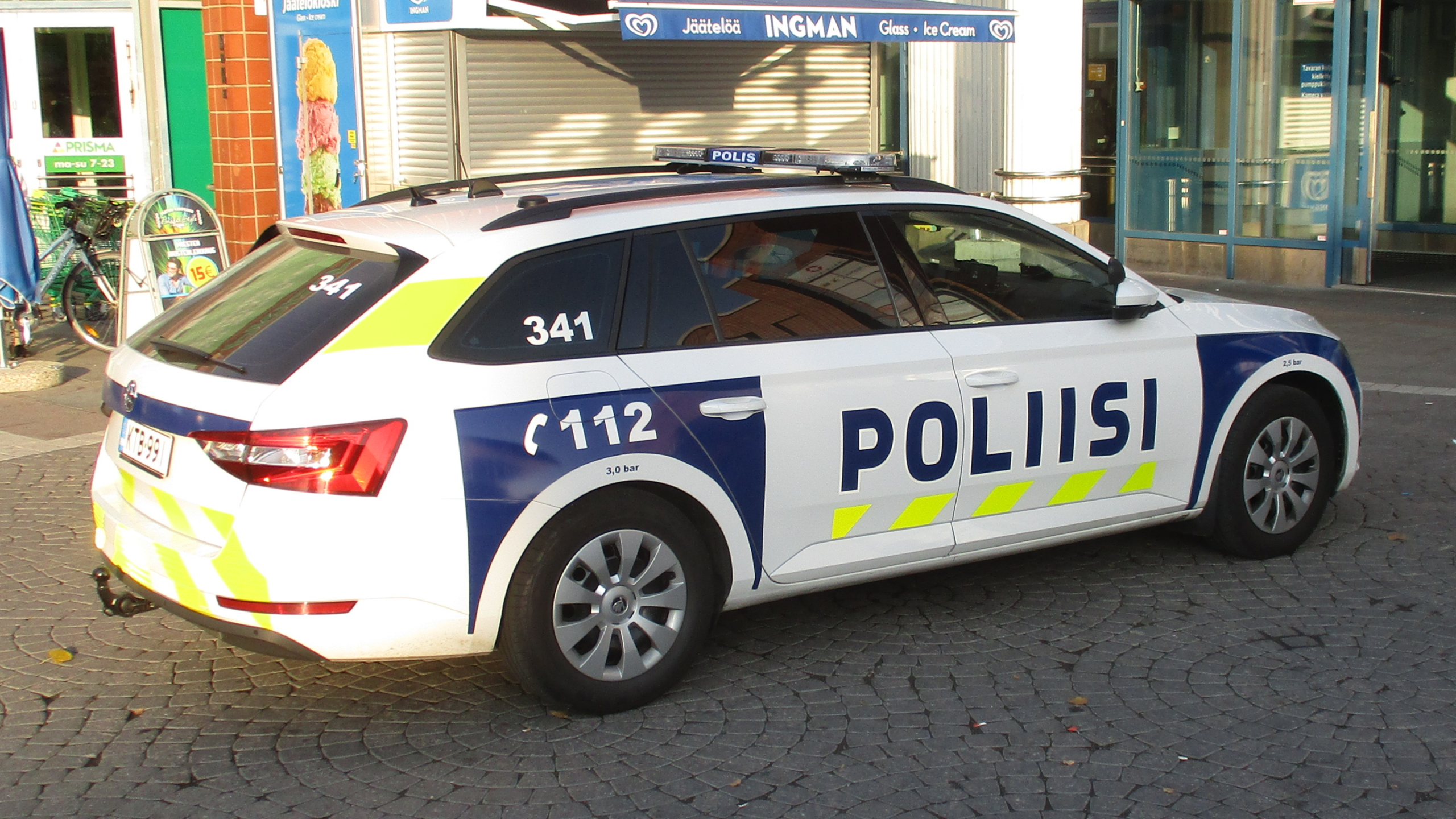 Police_car_20180906