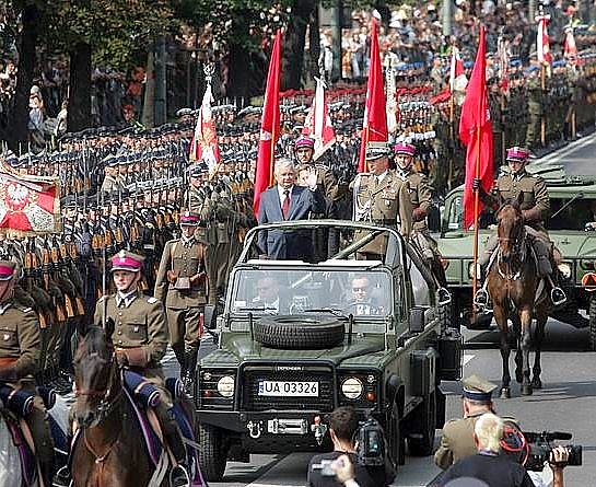 Polish_president_with_army