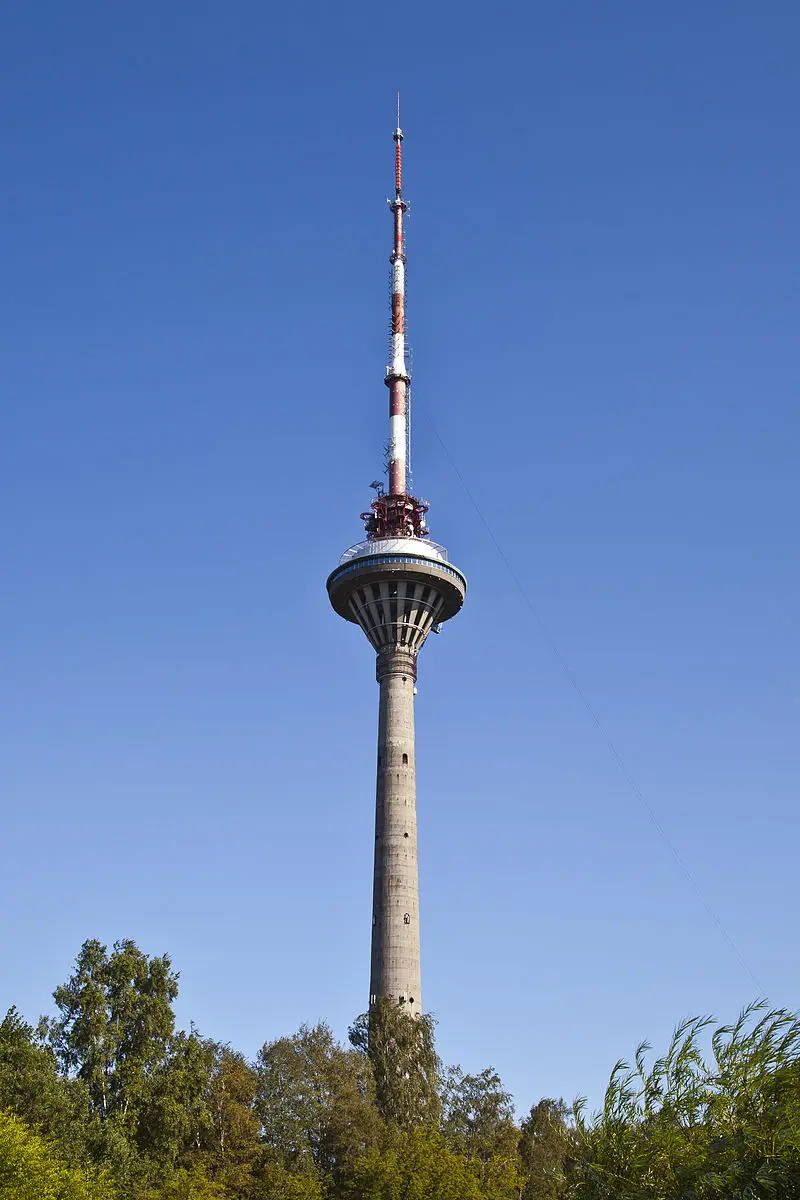 Torre_de_TV_de_Tallinn,_Estonia,_2012-08-12,_DD_01