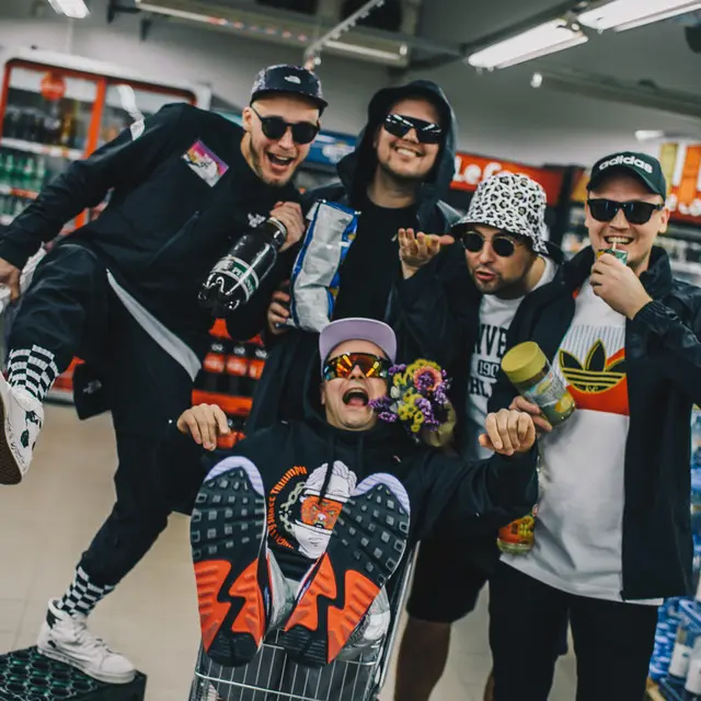 ab6761610000e5ebae6eb40ec8bf877542d631e6