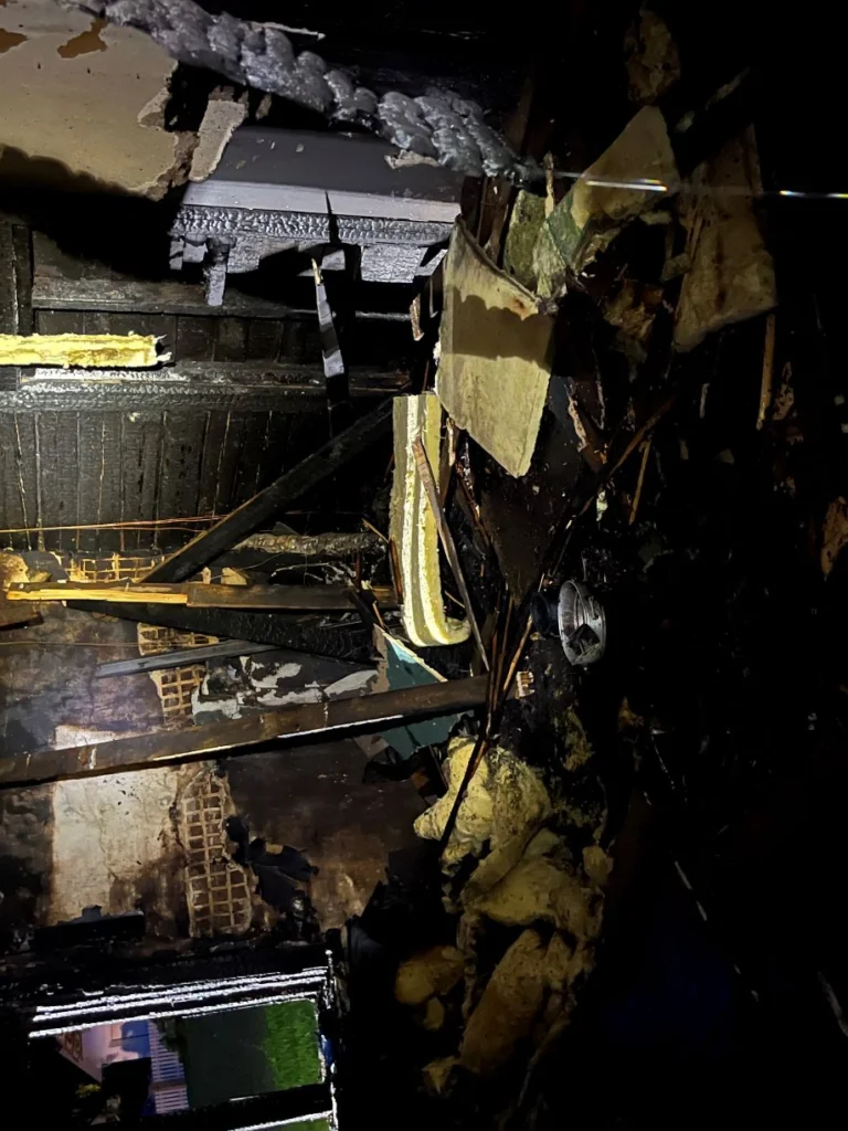 Otepääl päästeti majapõlengust mees. PILDID. 5 Otepaa Hurda enim kannatada saanud tuba517