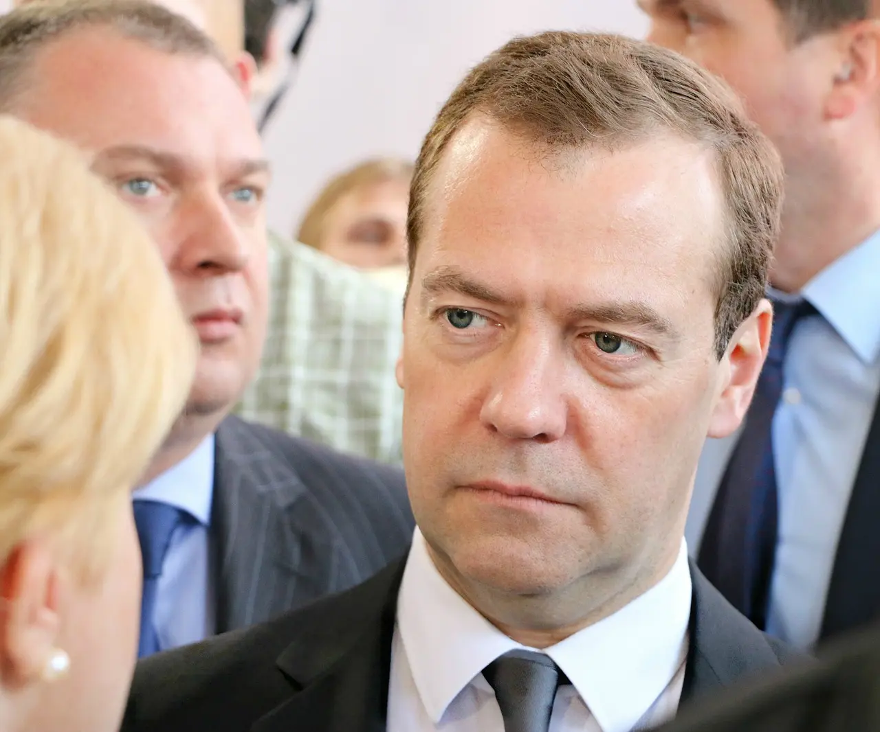 dmitry-medvedev-1485638_1280