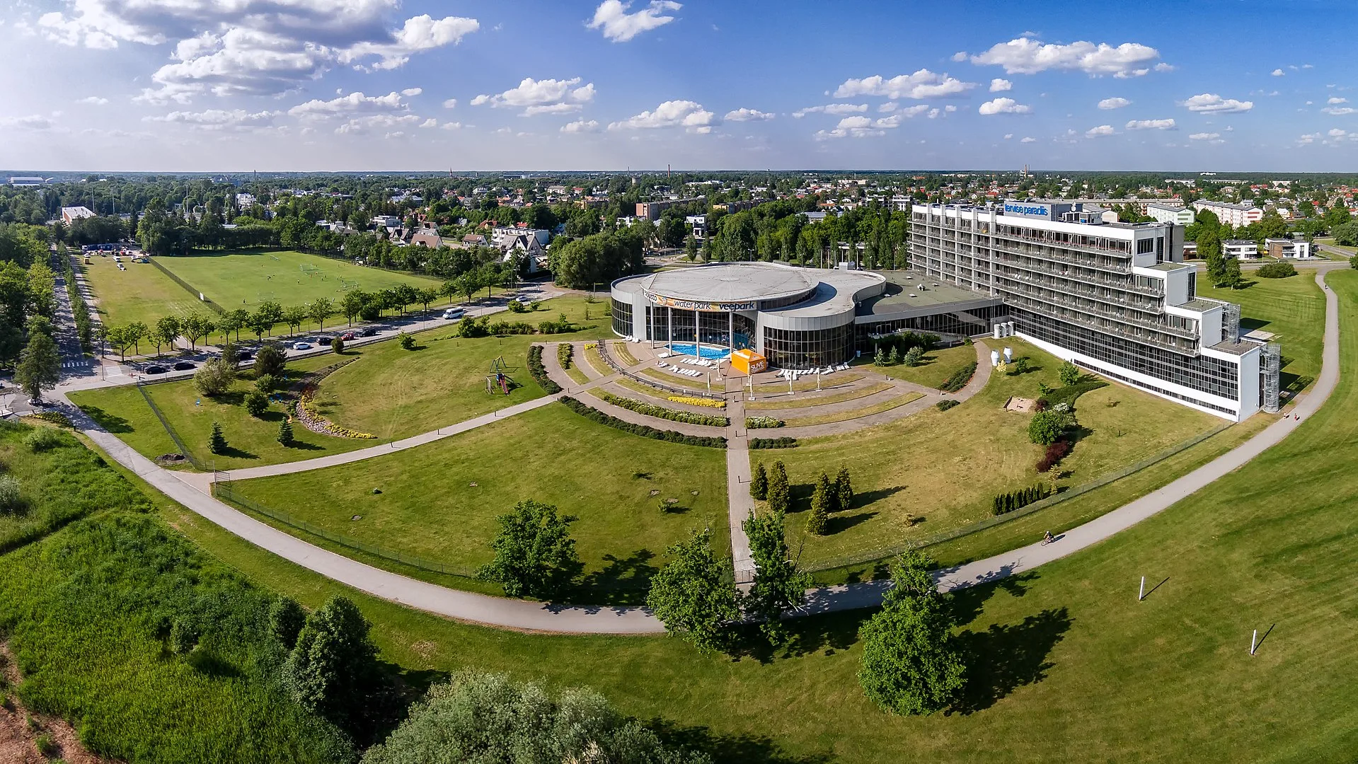 1920px-Tervise_Paradiis_copy