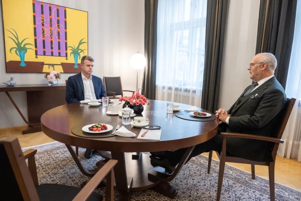 President Karis kohtus kõigi parlamendierakondade juhtidega. Galerii 8 53163713236 301ebc9d49 h