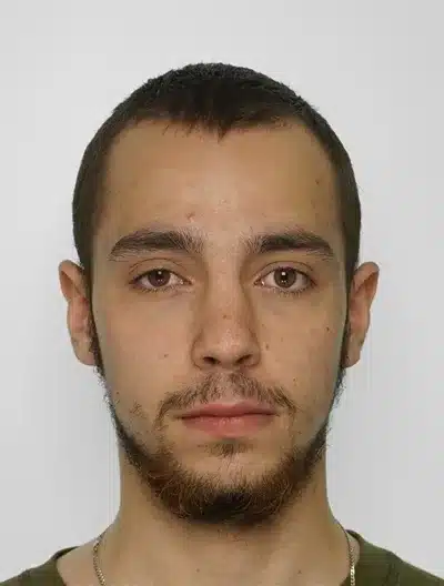 KOHUTAV. 2022.a Kadunuks jäänud 22.a Alex leiti surnuna, metsast madalast hauast. 4 Alex jpg