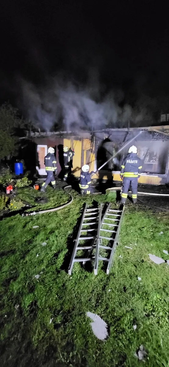 Toila vallas põles maja lahtise leegiga, majas hävis täielikult. 3 KNomme majapoleng 31.08.23580 jpg