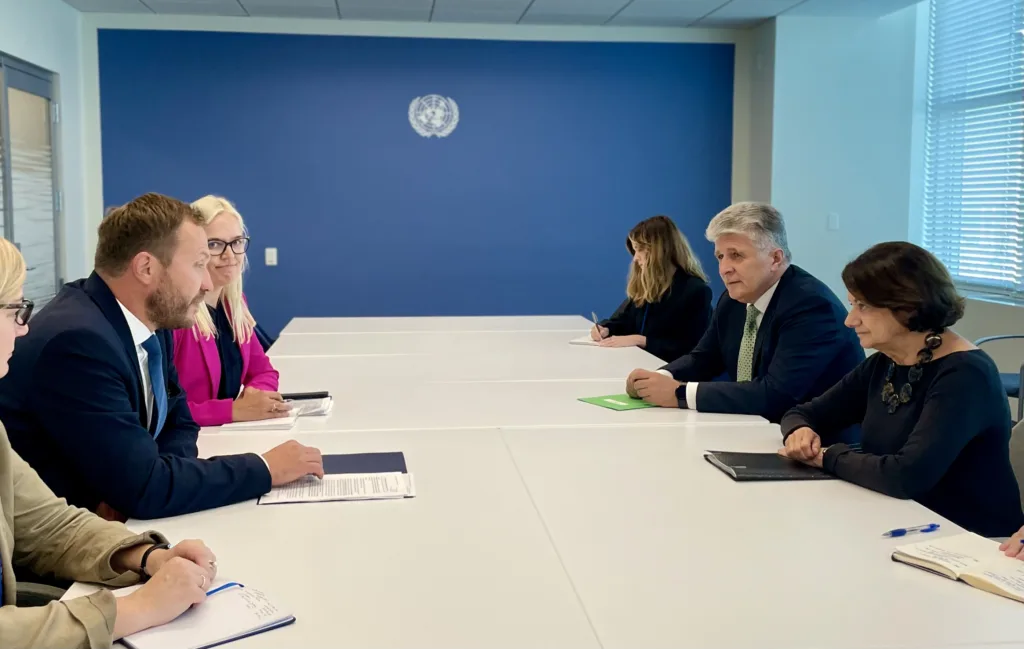 Välisminister Tsahkna New Yorgis: Venemaa juhtkonna vastutusele võtmine ei saa olla ainult soovmõtlemine 4 Tsahkna ja DiCarlo 2 21.09.2023728