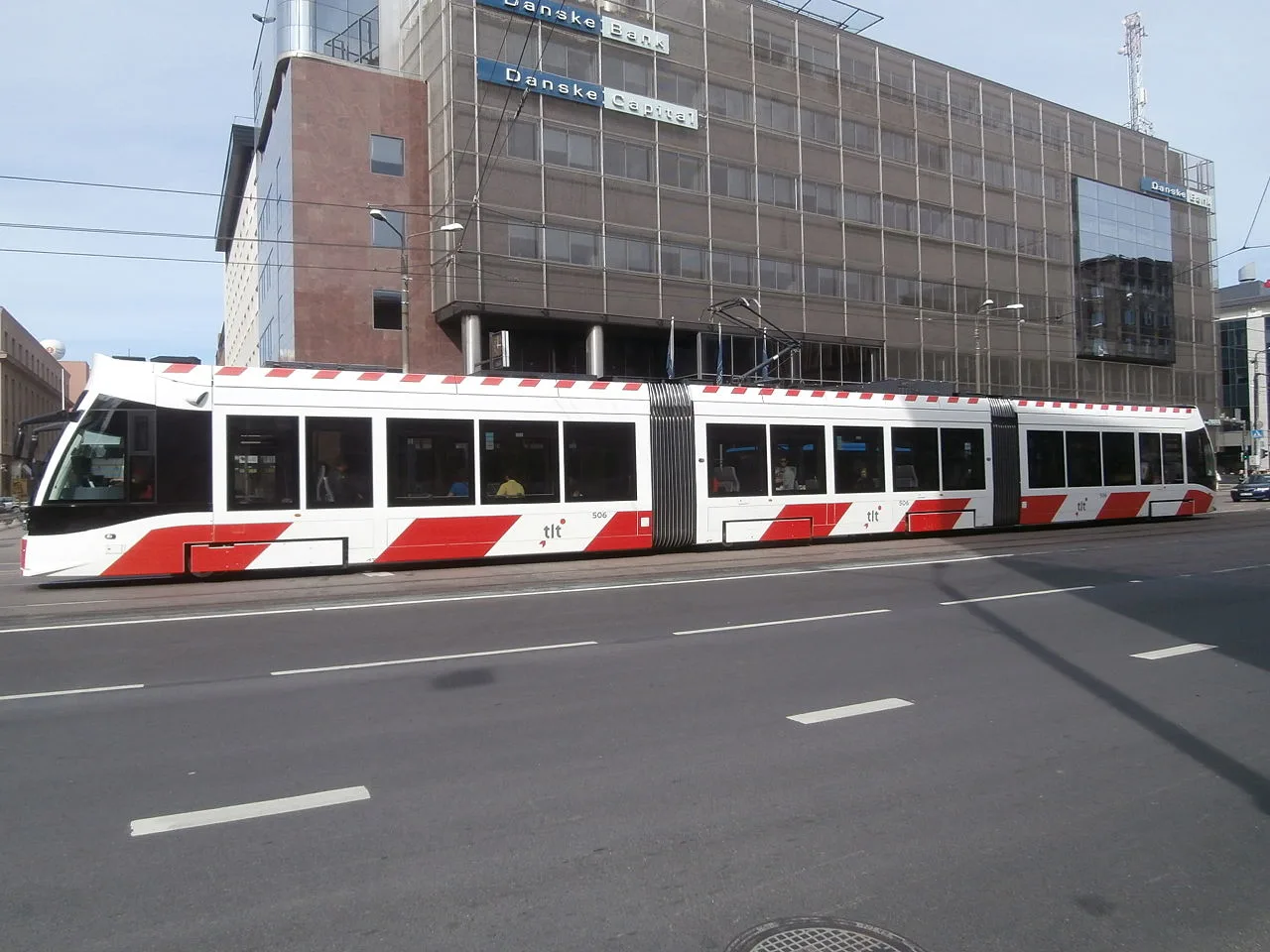 Tram_506_at_Danske_Bank_Tallinn_31_August_2015