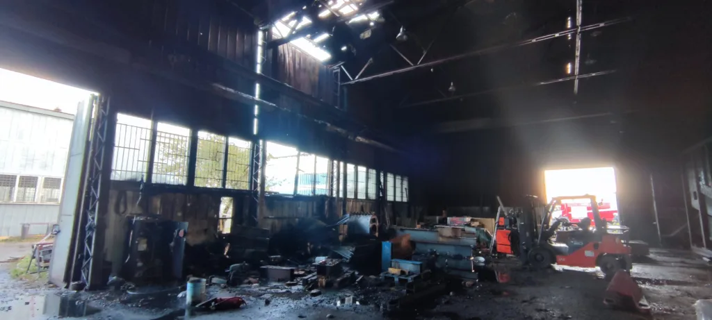 Maardus Vana-Narva maanteel põles tööstushoone, kohale sõitis 11 erineva kutselise ja vabatahtliku komando päästjad 6 Vana Narva mnt 14.10 1869