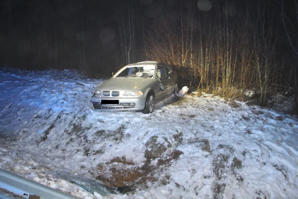 BMW rullus üle katuse, autos oli 2 väikest last. 3 405765178 659674116337904 803544862859572094 n