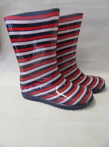 TTJA-le teadaolevalt on turule jõudnud mitu ohtlikku toodet 7 Next Younger regenlaarzen red navy jpg