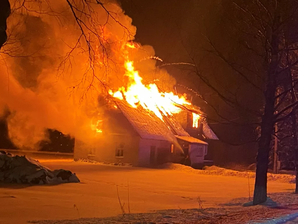 Tartumaal hävis maja tulekahjus 6 Kolkja elumaja