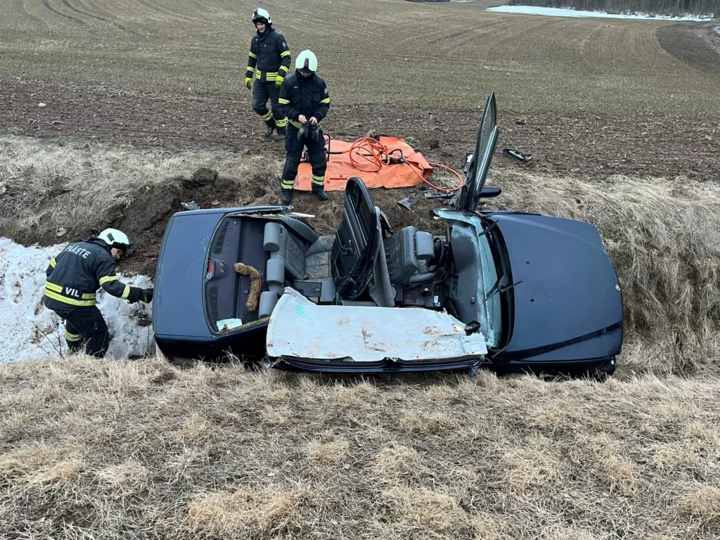 Viljandi vallas juhtus raske liiklusõnnetus. 3 Paistu liiklusavarii