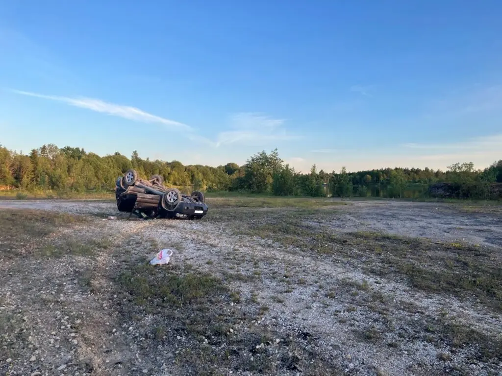 TÄIENDATUD: Lääne-Virumaal hukkus liiklusõnnetuses 12-aastane laps 3 Kamariku karjaar