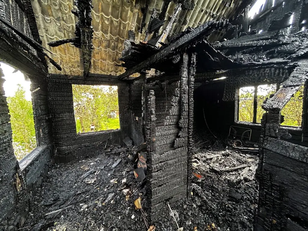 Narvas põles maja, põlengust pääses meesterahvas 5 Narva aiamaja poleng 11.07.24 3