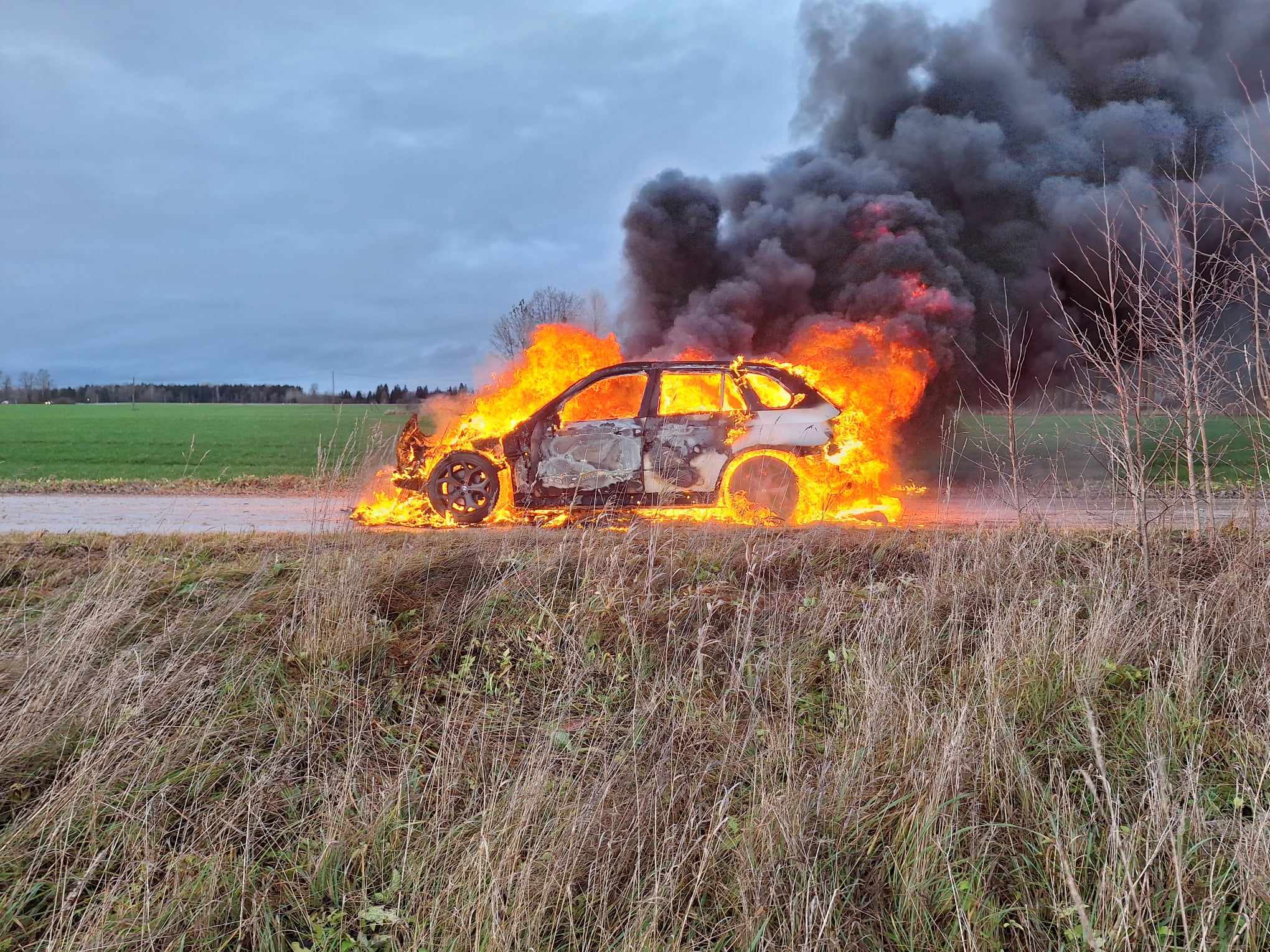 Nõmavere küla BMW põleng